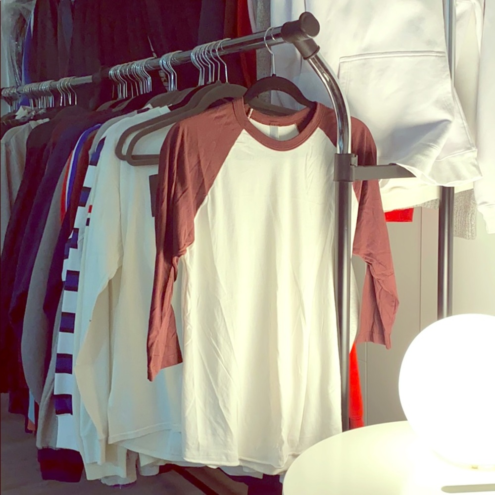 MAROON BASE-BALL T